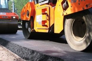 Глава региона проинспектировал ход реконструкции автомобильной дороги Хомутово - Красная Заря - Судбище