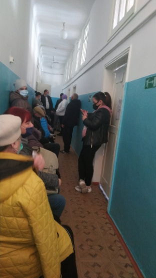 Глазами очевидцев: амчанка провела в очереди 7 часов, чтобы попасть к врачу