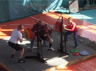 "А вместо сердца - пламенный мотор" - Орел принимает Кубок России по пауэрлифтингу 