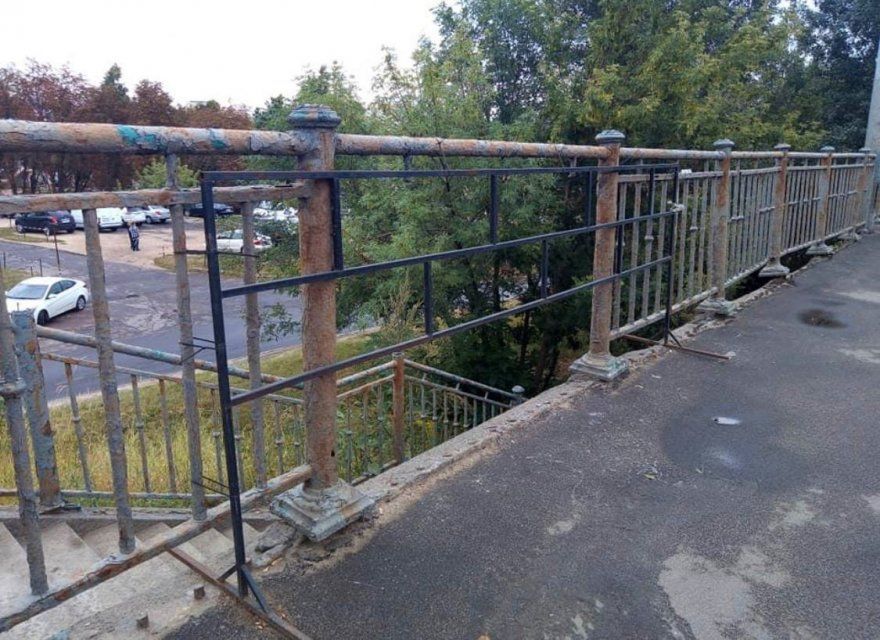 До конца июня в Орле на Тургеневском мосту заменят ограждение