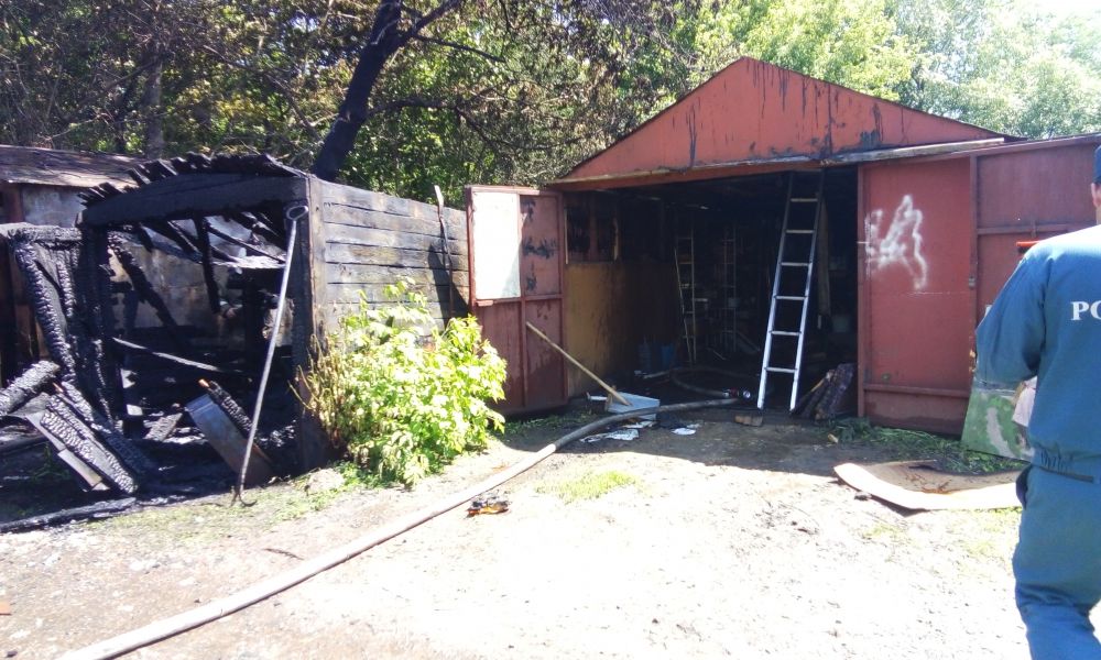 В Орле вспыхнул деревянный гараж на Выгонке