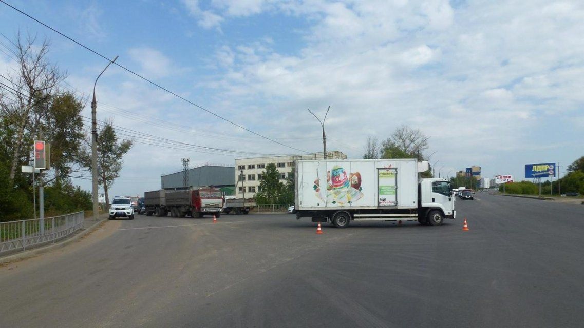 Сбил при повороте: в Орле старушка угодила под колеса грузовика