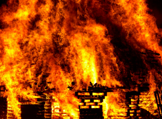 В первый день Нового года под Орлом в пожаре погибла пенсионерка