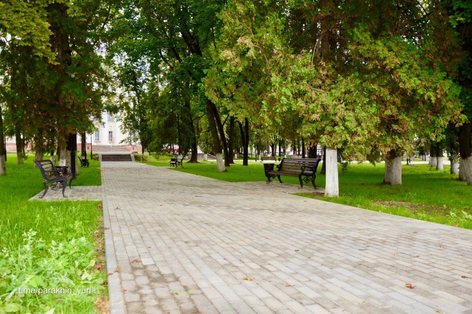 В Орле завершен ремонт сквера Бунина