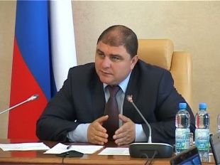 "Только на танках можно ездить. Вадим Потомский проехался по дворовым территориям