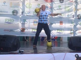 Поддержать "Рекорд Победы" приехали российские "звезды"