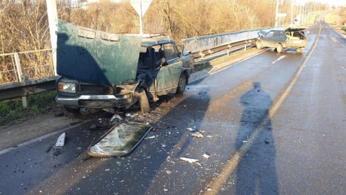 «Девятка» vs «семерка»: четверо человек получили травмы в ДТП под Орлом