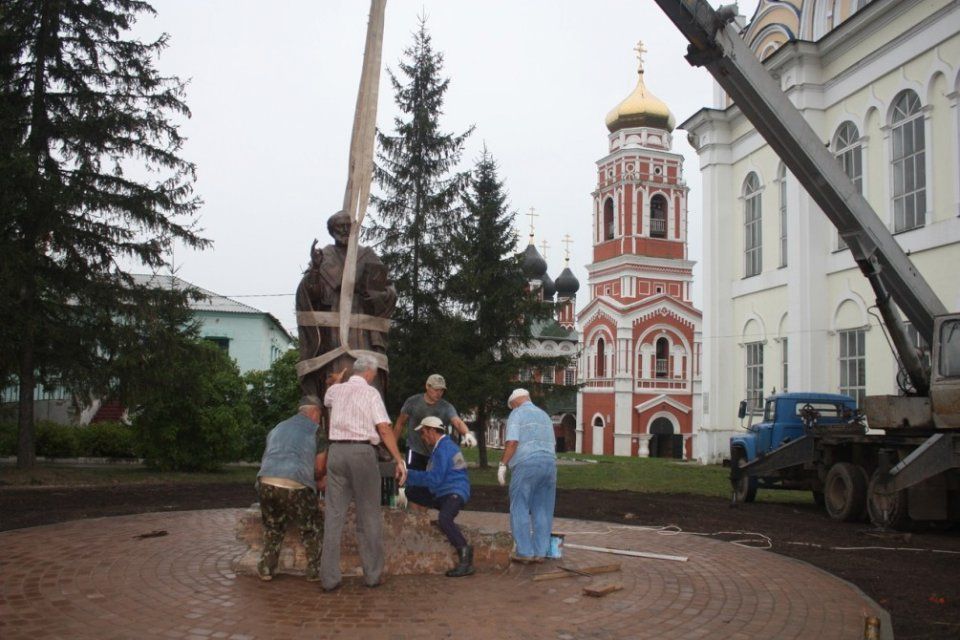 Памятник Николаю Чудотворцу установили в Болхове