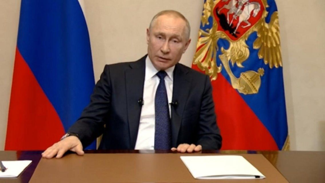 «Самое безопасное — побыть дома»: Путин на неделю отправил россиян отдыхать