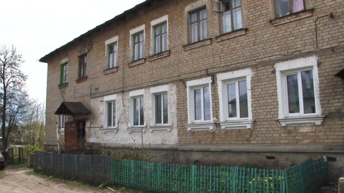 В Орле ищут возможность дать новые квартиры жильцам двухэтажки, где обрушился потолок