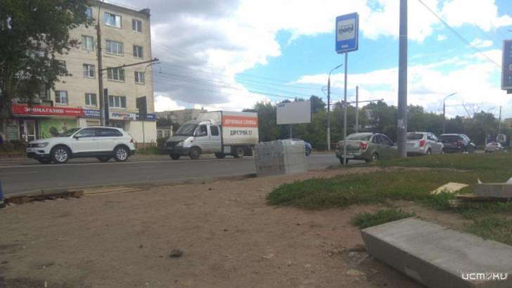 В Орле планируют обустроить крупную парковку на месте пустыря на улице 60‑лет Октября