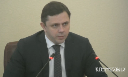 "Где у нас идет капремонт школ, нам необходимо завершать раньше в связи с тем, что у нас в этом году с вами выборы"