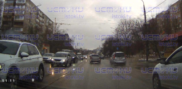 Орловская "Спецавтобаза" латает мост Дружбы, который еще на гарантии