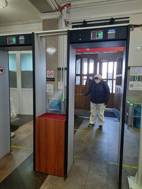 На железнодорожном вокзале Орла провели полную дезинфекцию