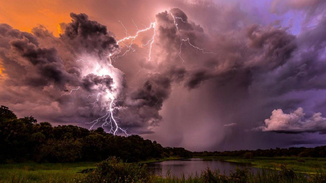 На Орловщину надвигаются первые осенние грозы