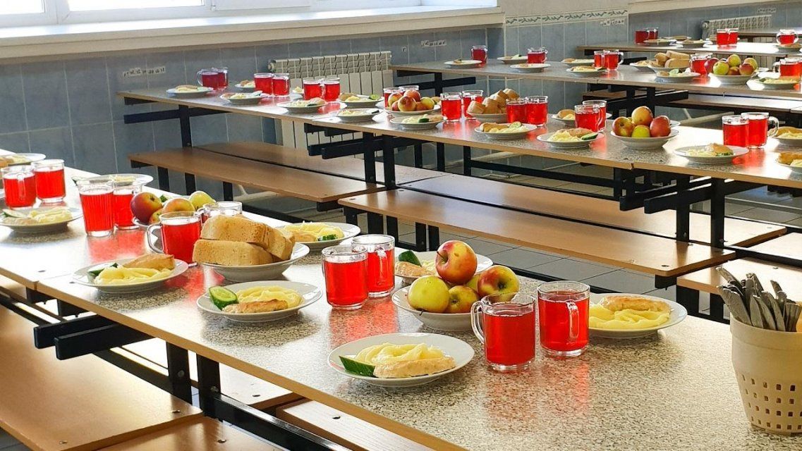 Старшеклассники обходятся дороже: на Орловщине разнится цена на школьные обеды