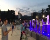 Теперь еще и с музыкой: в Орле продолжают тестировать фонтан в сквере «Юность»1535527224