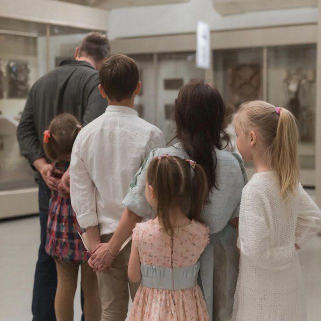  На Орловщине утвердили порядок бесплатного посещения музеев и выставок для многодетных семей