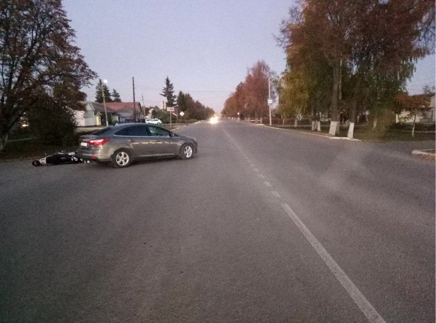 В Глазуновке не разъехались автомобиль и мотоцикл