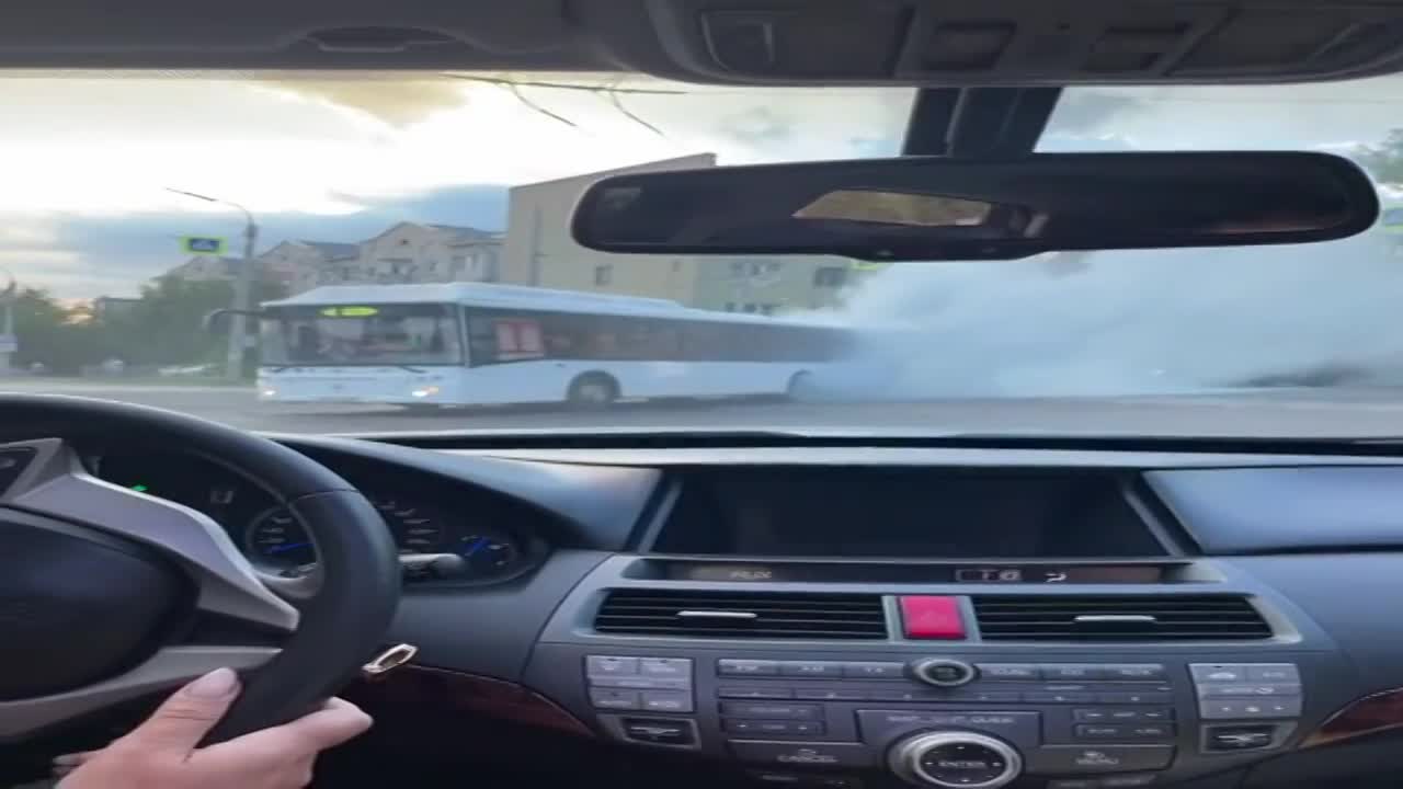 Новый автобус МУП "ТТП" задымился во время движения