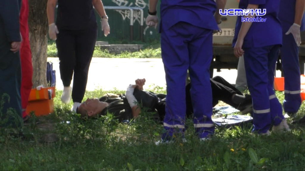 В условиях, приближенных к реальным 