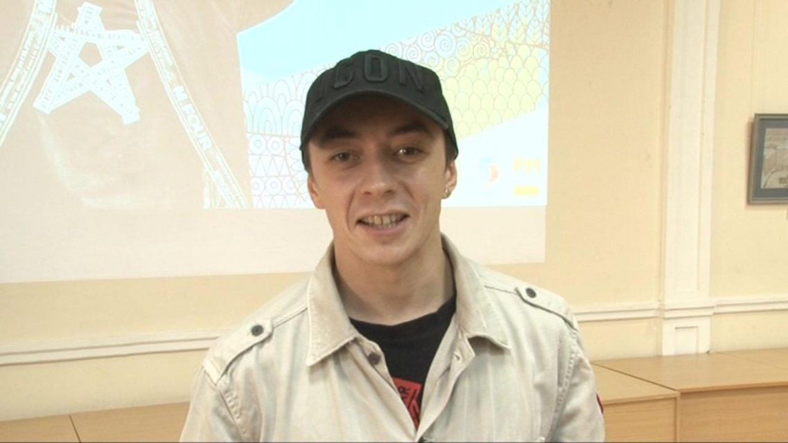 Хореограф орловской школы-студии Todes Сергей Митрофанов поздравил «Истоки» с 24-летием 