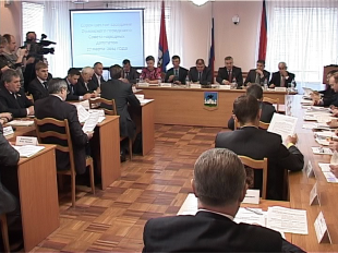 "Мы позоримся перед новой властью": депутаты о работе руководителей города за 2013 год 