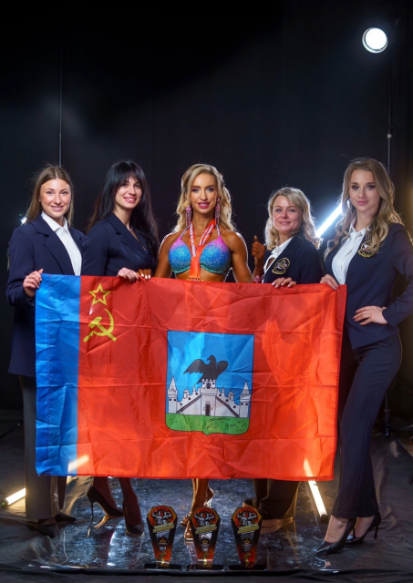 Орловская спортсменка Юлия Калмыкова стала трехкратной победительницей чемпионата ЦФО по бодибилдингу 