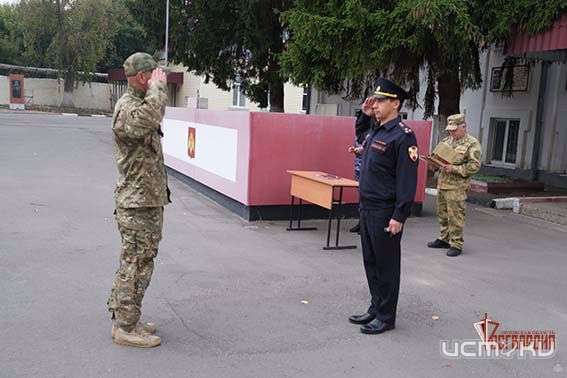 В Орле росгвардейцы - участники СВО получили госнаграды