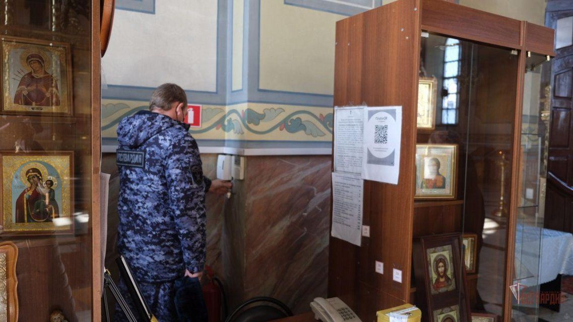 Росгвардейцы проверили защищенность более 50 орловских храмов и церквей