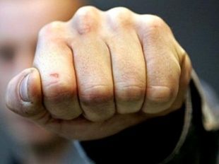 Житель Глазуновского района до смерти избил знакомого