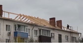 На Комсомольской 2 дома стоят без крыш 