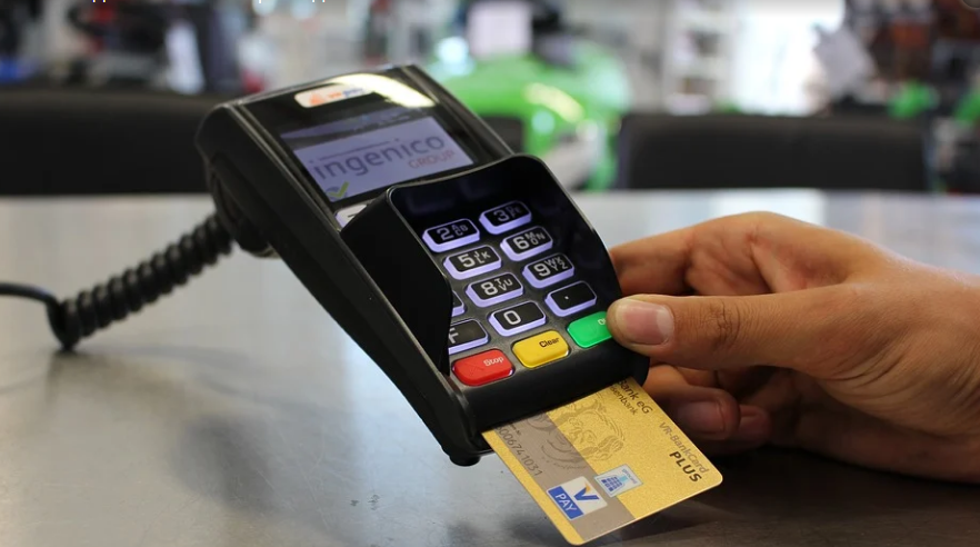 Орловчанин потратил с чужой карты более 6000 рублей. Теперь он фигурант уголовного дела