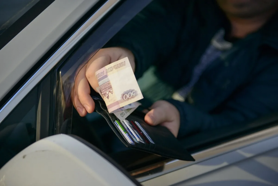 Житель Троснянского района попытался откупиться от ответственности за пьяное вождение