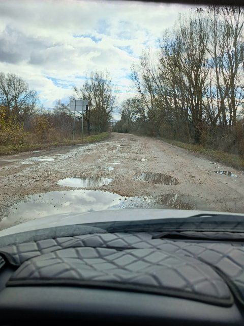 Жители Орловской области фотографируют состояние местной дороги