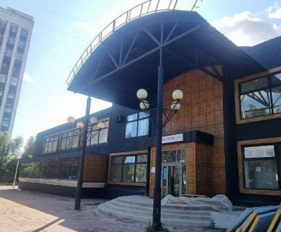 Бывший рынок на Орловской Ниве, куда недавно переехали центры занятости, выставили на торги за долги