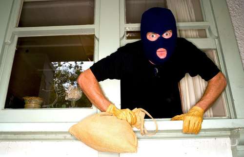 В Залегощи полицейские оперативно раскрыли квартирную кражу