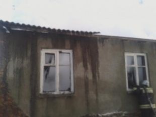 В Свердловском районе горел жилой дом