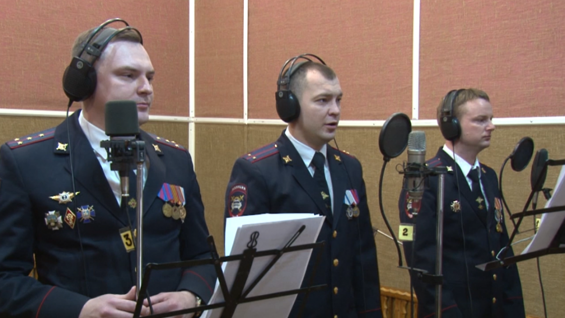ВИДЕО: орловские полицейские сняли музыкальное поздравление для женщин