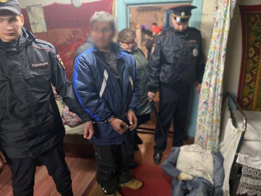 Житель Кромского района избил собутыльника-бомжа сначала руками, а потом добил поленом по голове