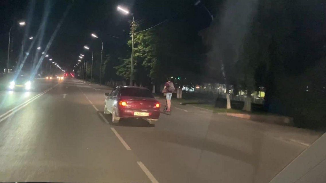 Электросамокат перенес Лежнева в европейский город