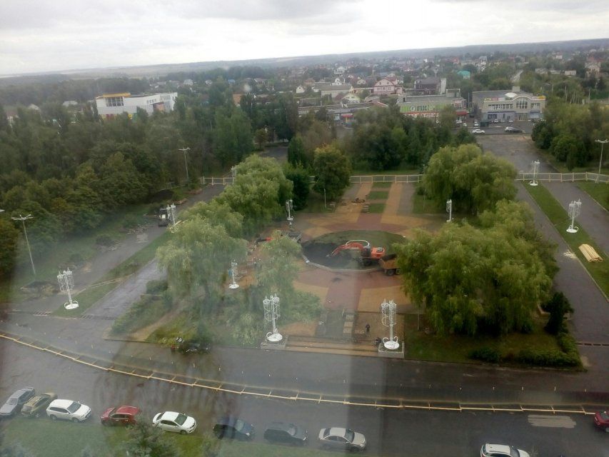 Фотофакт: в Орле начали приводить в порядок площадь Содружества