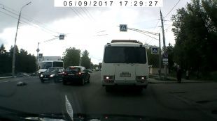 В сети появилось видео недавней аварии с пешеходом