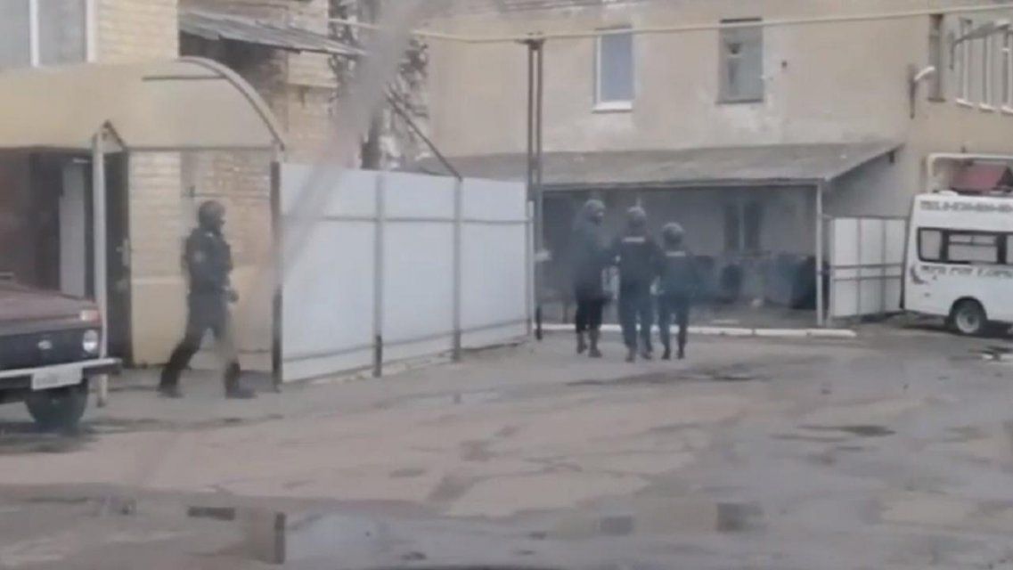 Спецоперация в Орле: силовики нагрянули к сотрудникам УКХ 