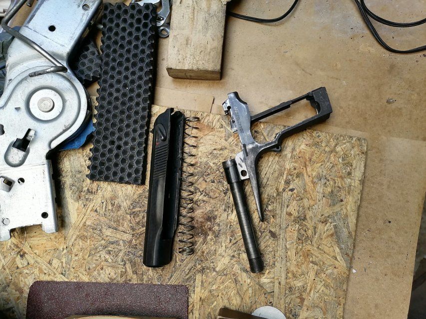 В Орле осудили гражданина за переделку и хранение оружия