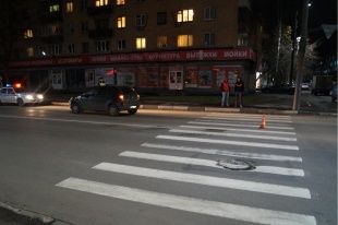 В Орле из-за темноты на переходе сбили девушку 