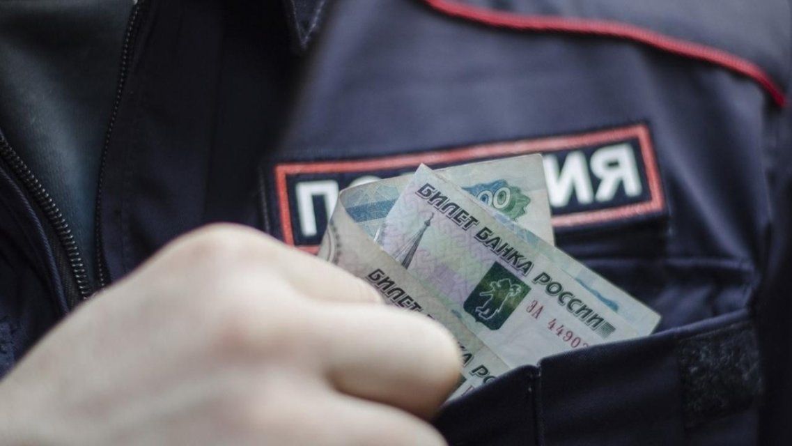 На Орловщине полицейский воспользовался служебным положением