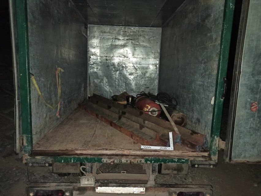 Двое орловчан с железной дороги пытались украсть рельсы