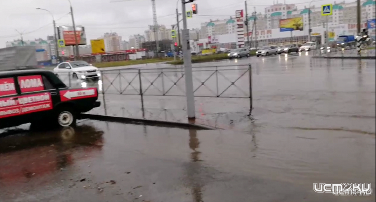 В Орле промывают ливневки. В мороз.