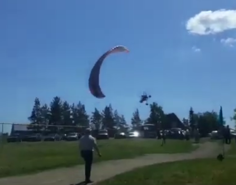 Под Ливнами на газовую трубу рухнул параплан